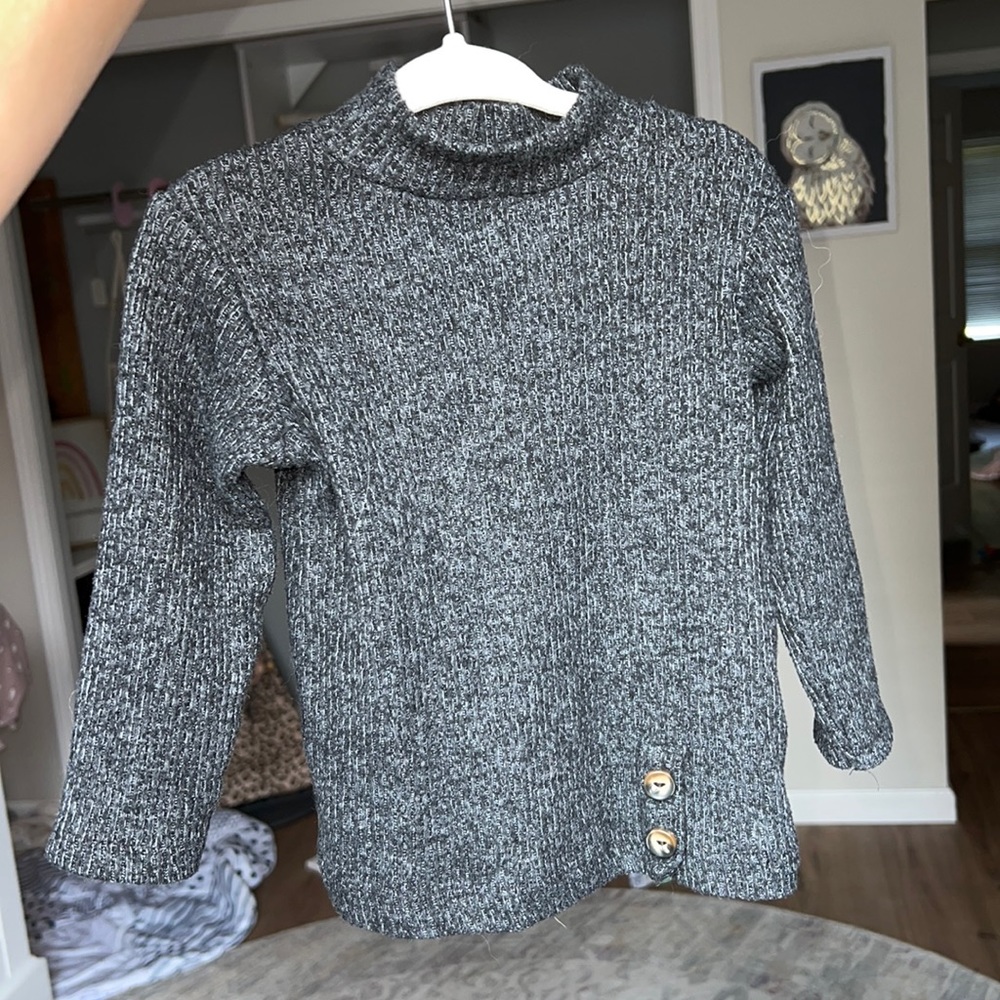 Grey zara sweater, it’s cute but too big on my daughter